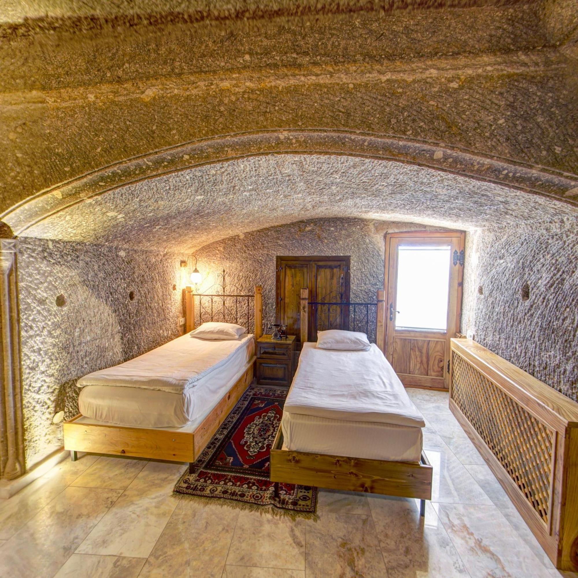 Roma Cave Отель